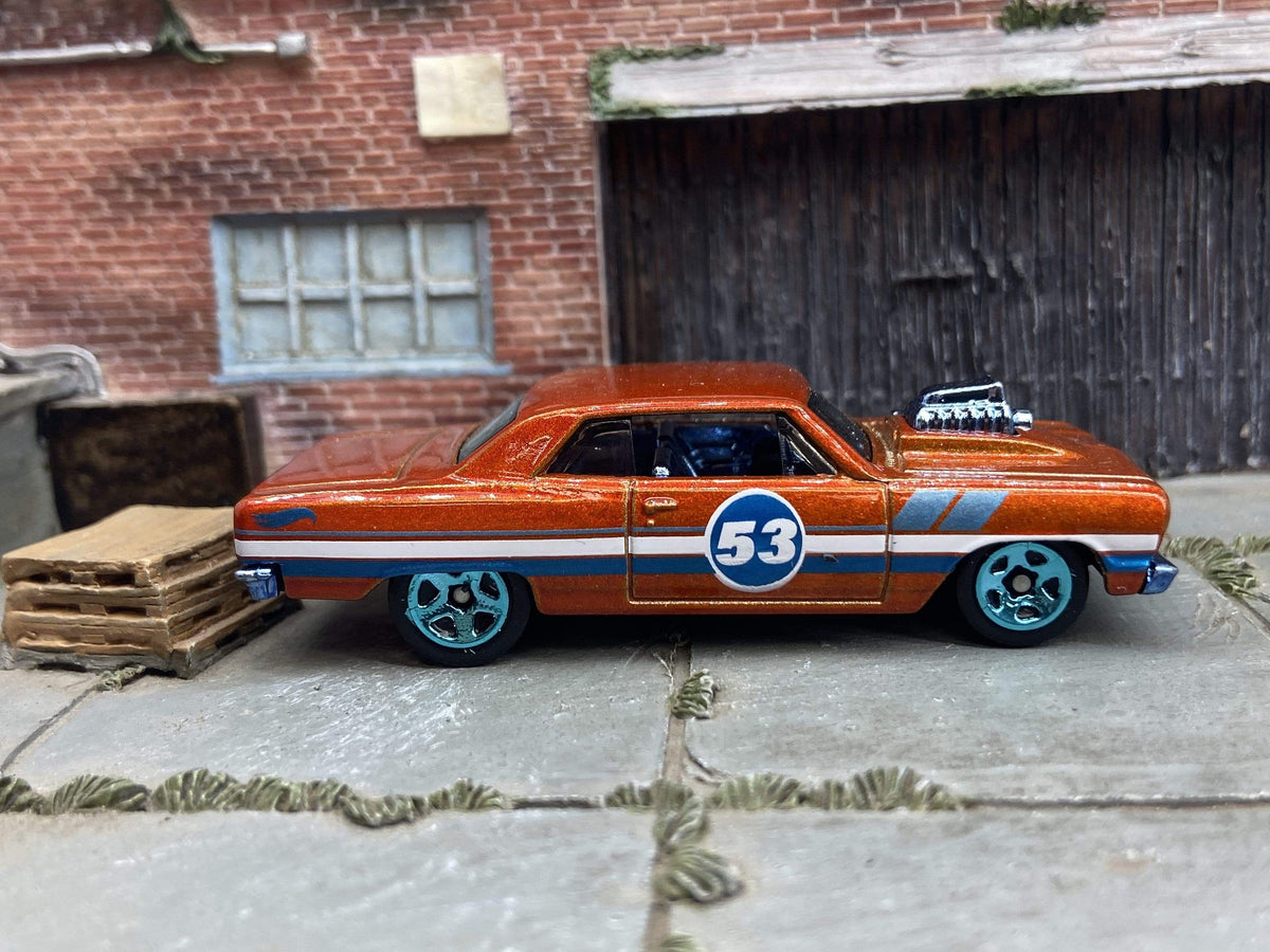 Loose Hot Wheels - 1964 Chevy Chevelle SS - Orange White and Blue #53