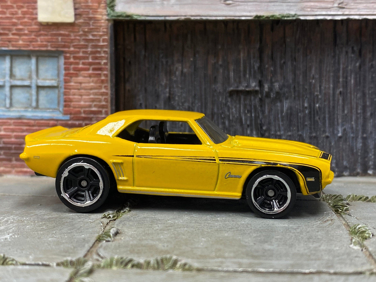 Loose Hot Wheels - 1969 Chevy Camaro COPO - Yellow and Black