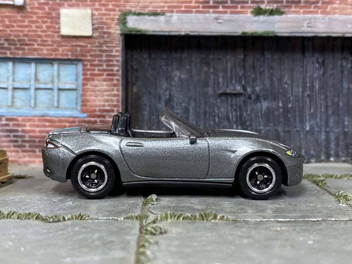 Loose Matchbox - 2015 Mazda MX-5 Miata - Gray, White and Red