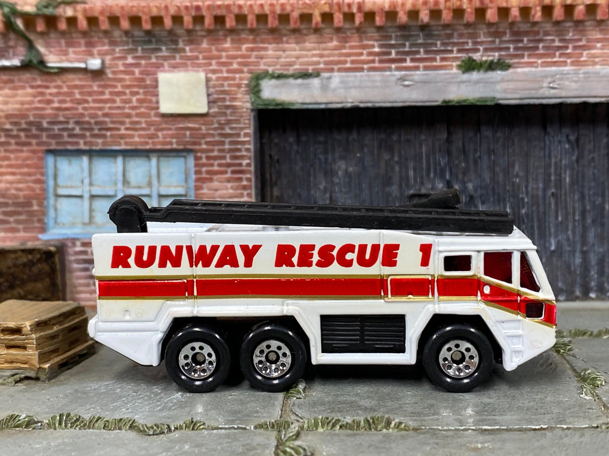 Matchbox Airport Fire Truck in White and Red Runway Rescue, loose diecast car