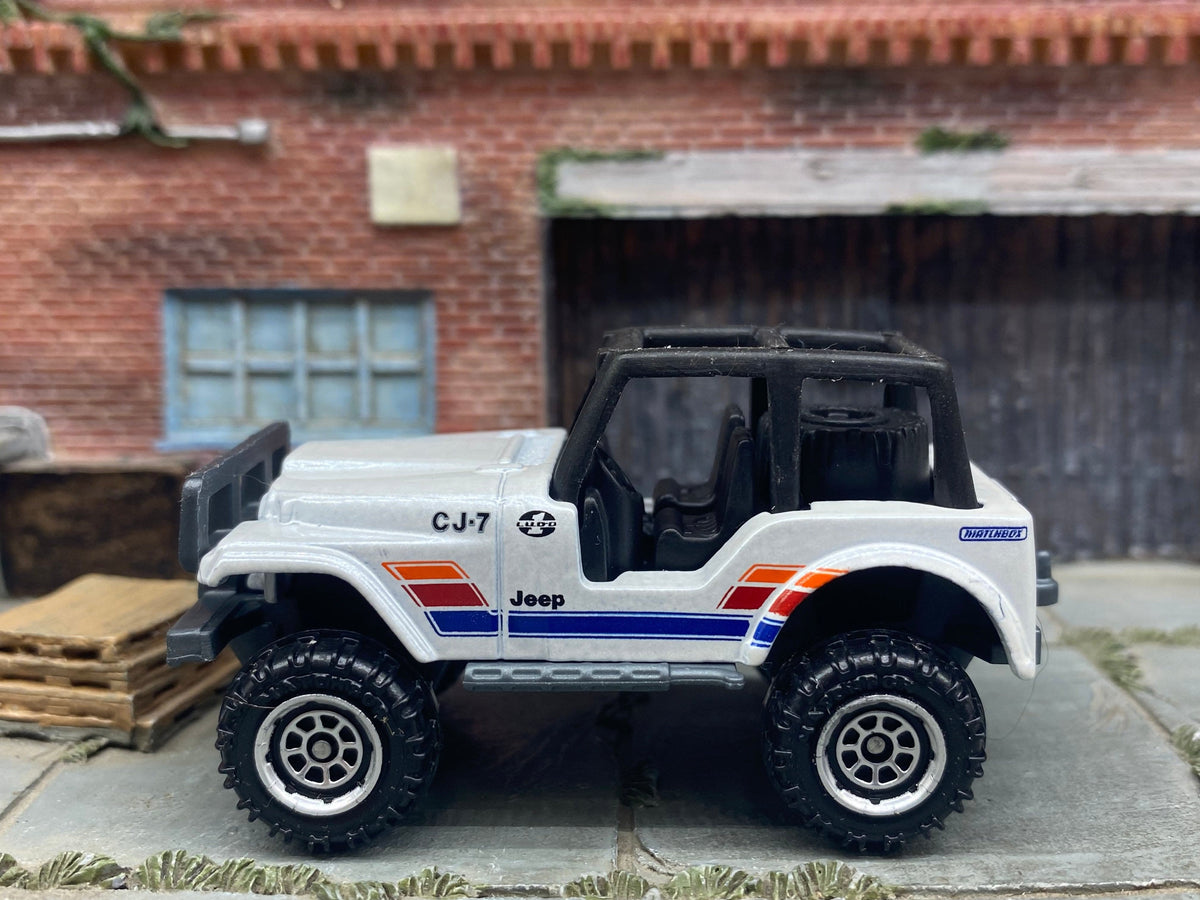 Matchbox Jeep CJ-7 4X4 in White, Red and Blue, loose diecast car