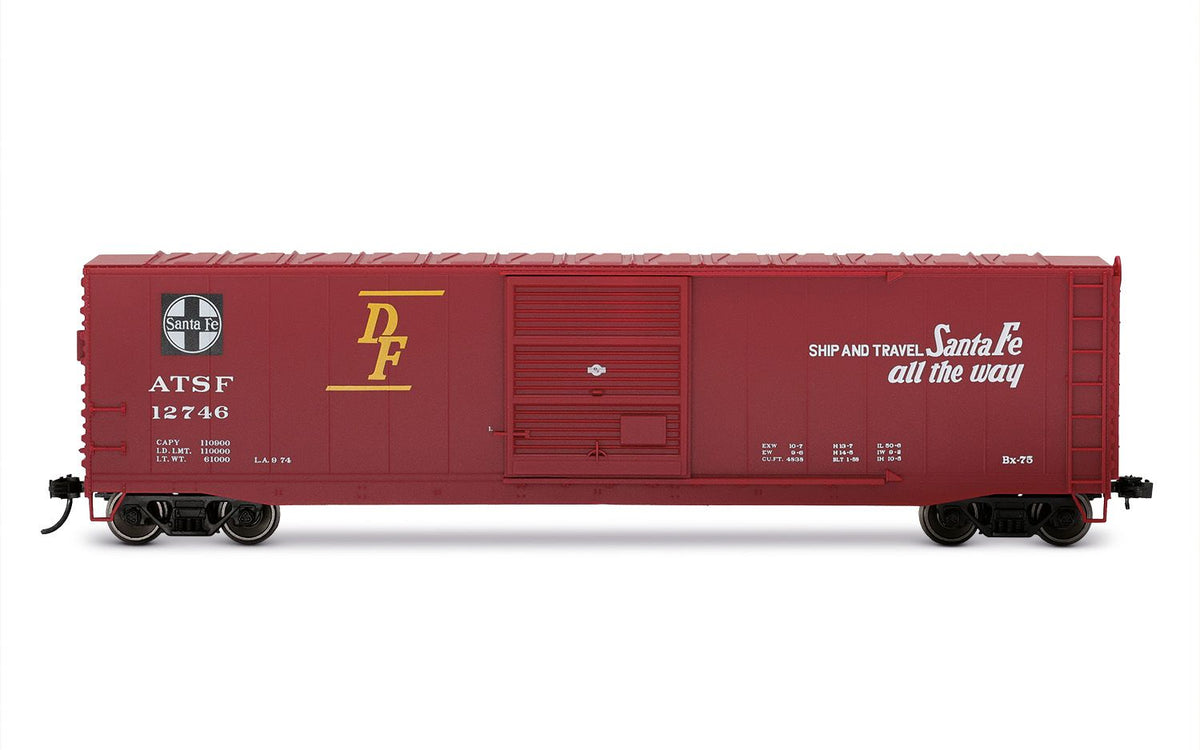 Rivarossi HR6661C HO scale Santa Fe boxcar number 12746, side view
