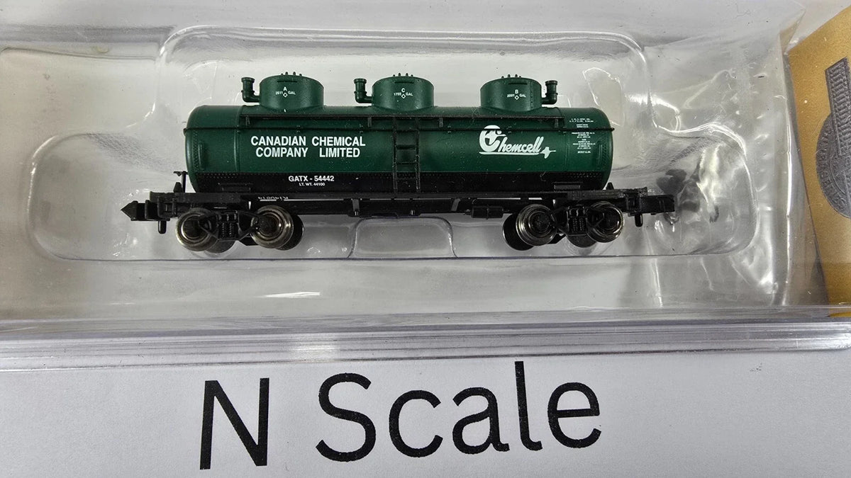 Bachmann N Chemcell Three-Dome Tank Car — product view
