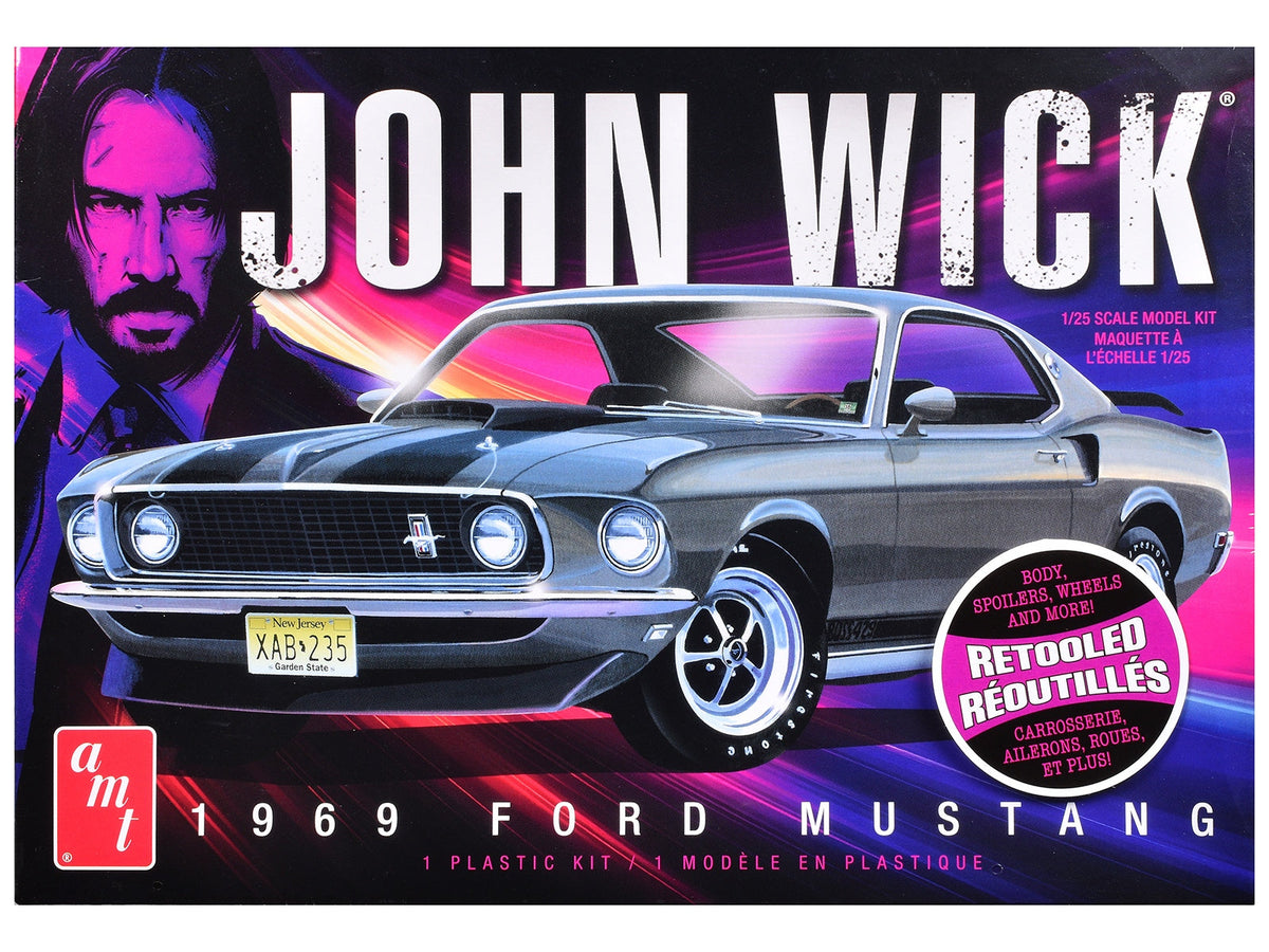 Caja del kit AMT John Wick Ford Mustang de 1969 a escala 1:25 con un auto gris; la selección del club varía