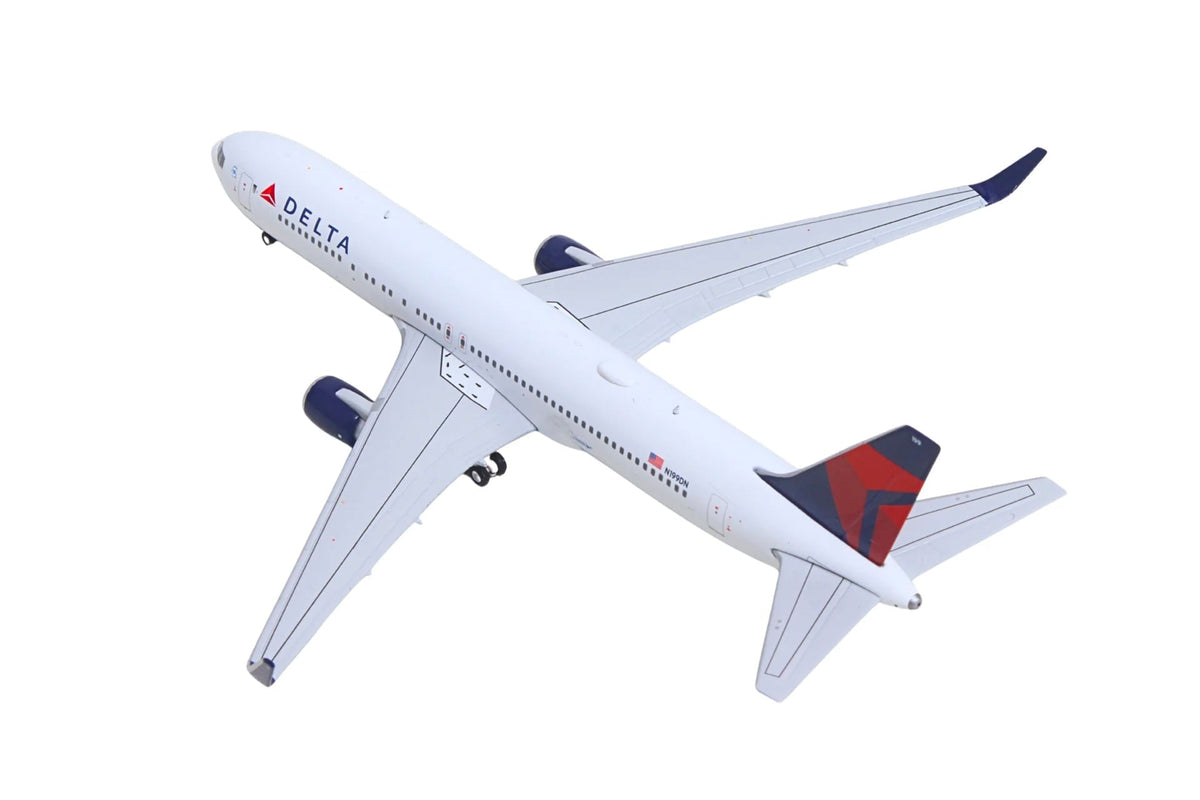 Boeing 767-300ER Commercial Aircraft "Delta Air Lines" (N199DN) White with Red and Blue Tail 1/400 Diecast Model by GeminiJets image 4