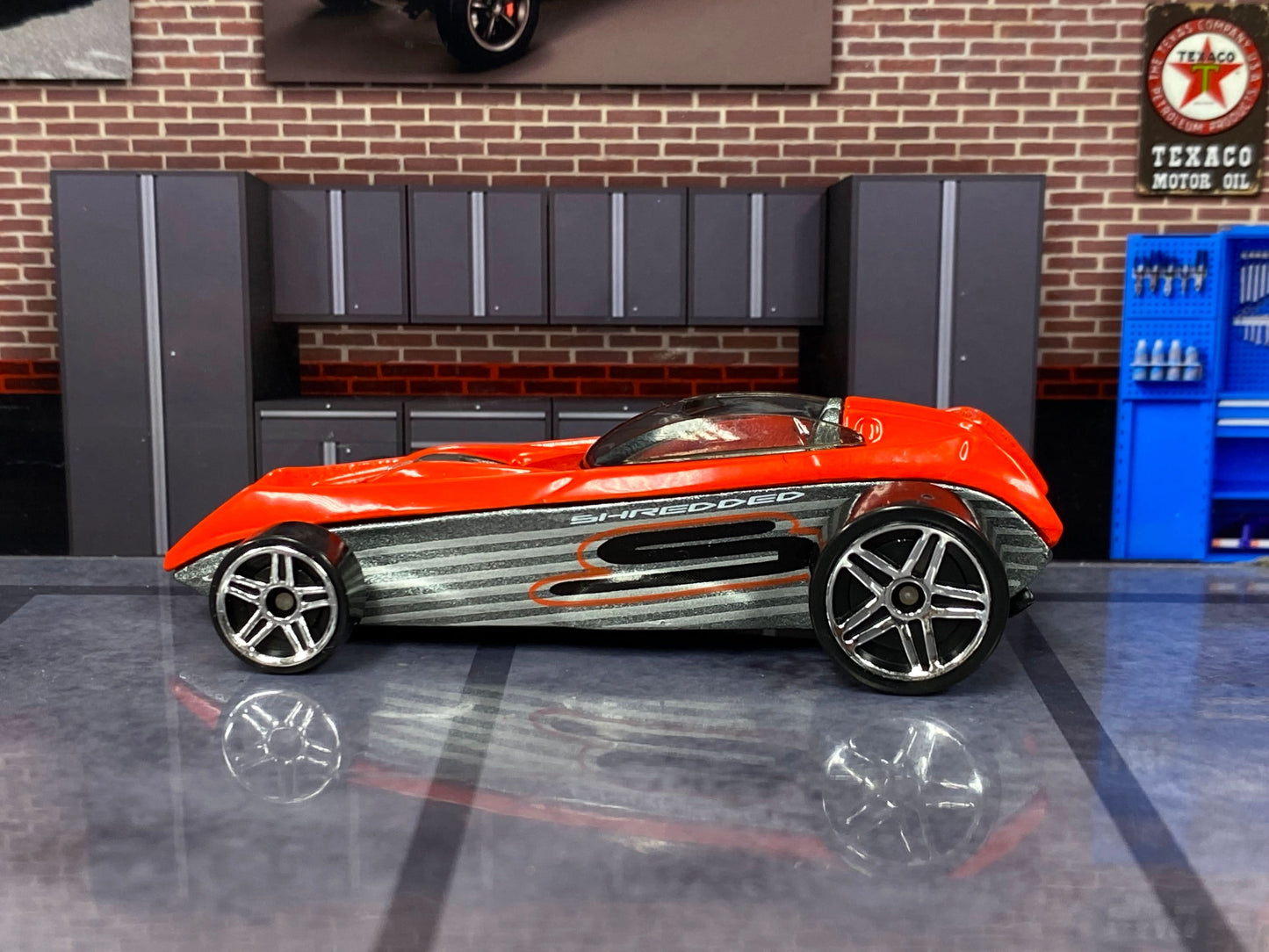 Loose Hot Wheels - Shredded - Red and Silver