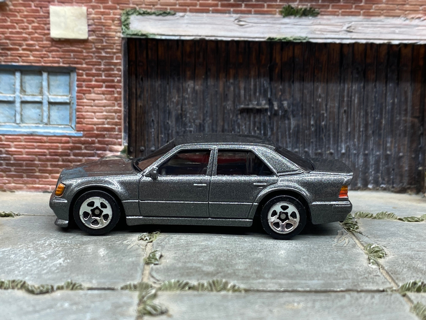 Loose Hot Wheels - Mercedes-Benz 500E - Gray