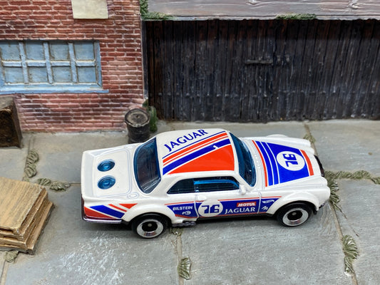 Loose Hot Wheels - Jaguar XJC V12 Coupe - White, Blue and Red