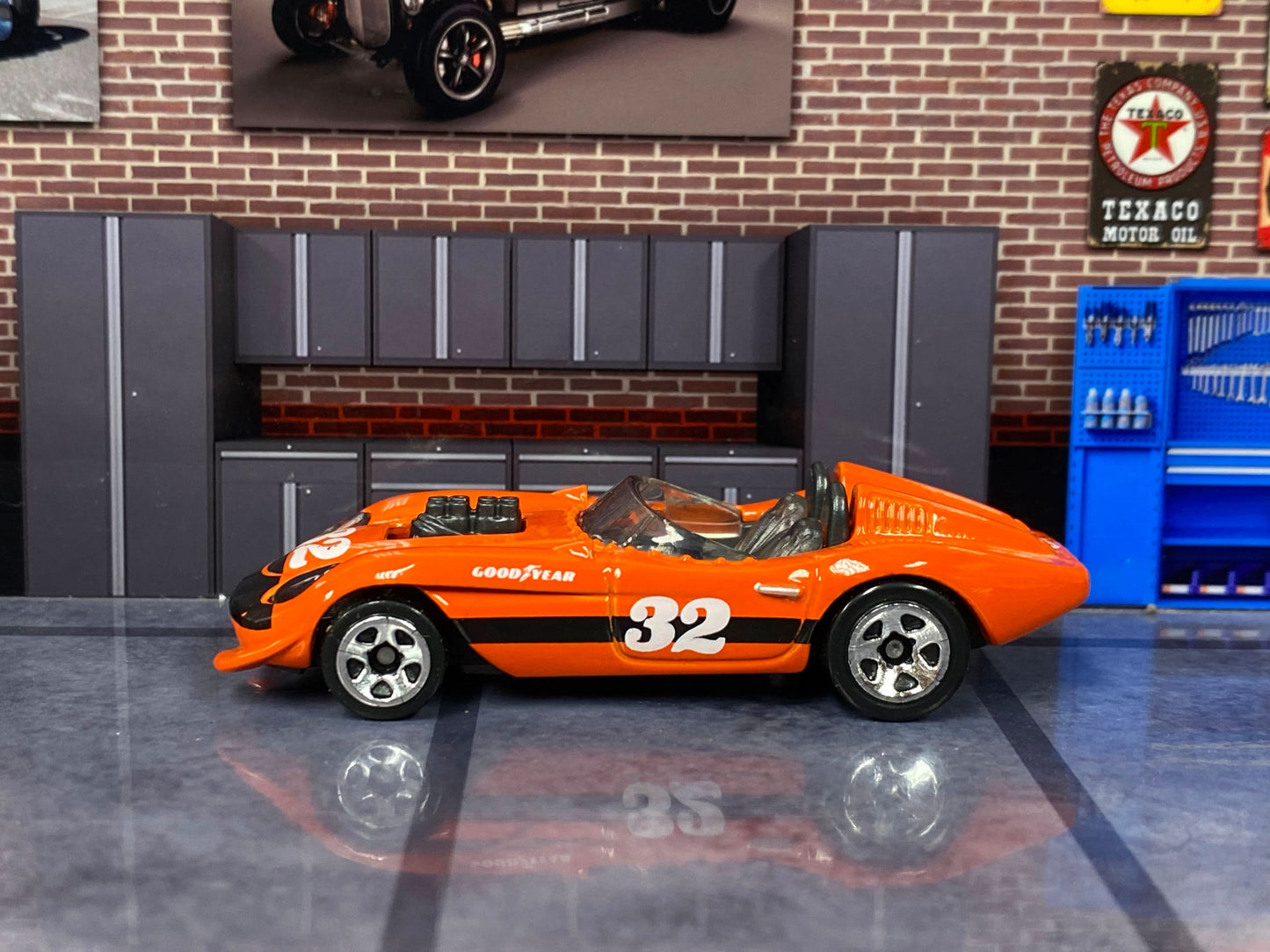 Loose Hot Wheels - Glory Chaser Race Car - Orange and Black 32
