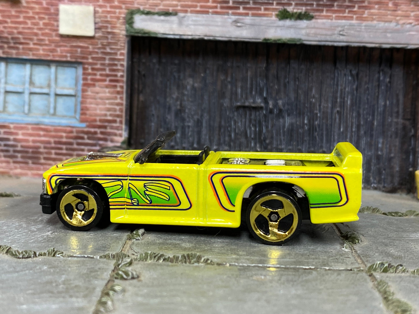 Loose Hot Wheels - Boom Box Mini Truck- Yellow and Green