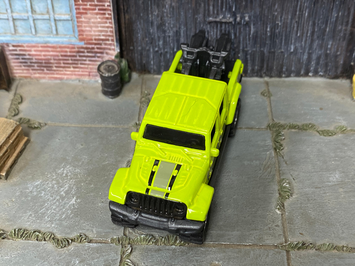 Custom Hot Wheels - 2020 Jeep Gladiator - Bright Green - Chrome Mag Wheels - Rubber Tires