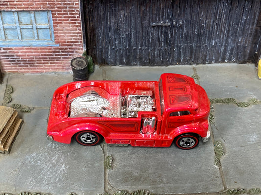 Loose Hot Wheels - Mig Rig Mobile Repair Truck - Red with Redline Wheels