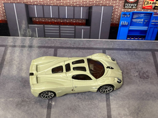 Loose Hot Wheels - Pagani Utopia