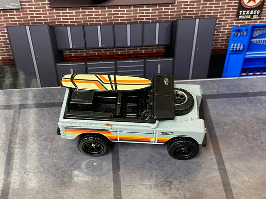 Loose Hot Wheels - Land Rover Series II - Gray