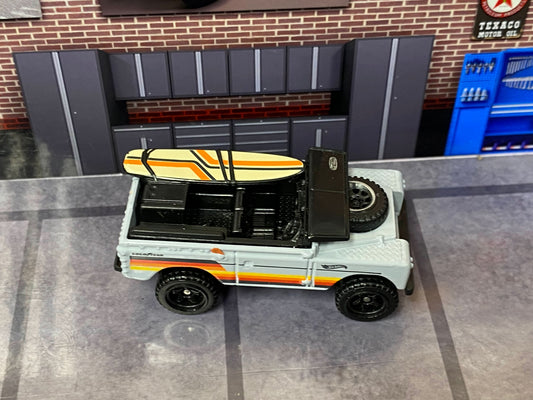 Loose Hot Wheels - Land Rover Series II - Gray