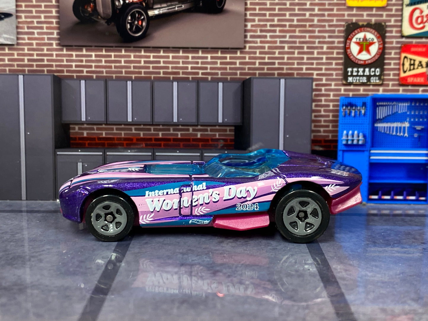 Loose Hot Wheels - RR Roadster - International Womens Day Purple and Pink