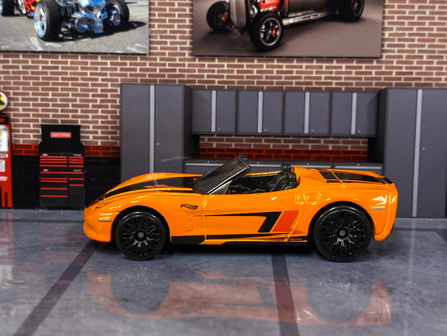Loose Hot Wheels - Chevy Corvette C6 Convertible - Orange and Black
