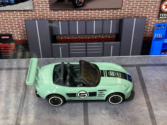 Loose Hot Wheels - 2015 Mazda MX-5 Miata - Green and Black 5