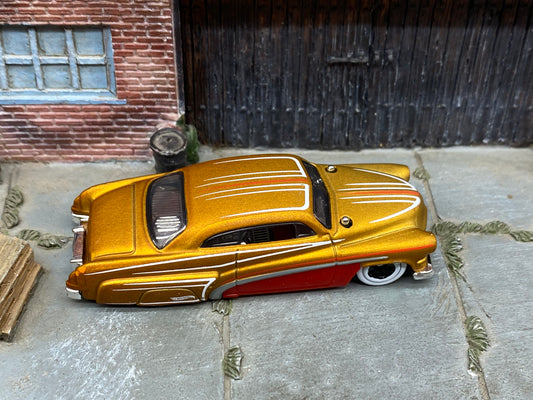 Loose Hot Wheels - Hirohata Merc - Gold and Red