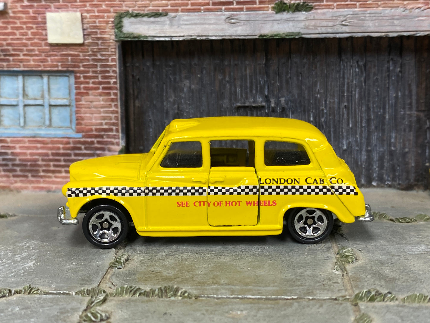 Loose Hot Wheels - London Taxi - Taxi Yellow