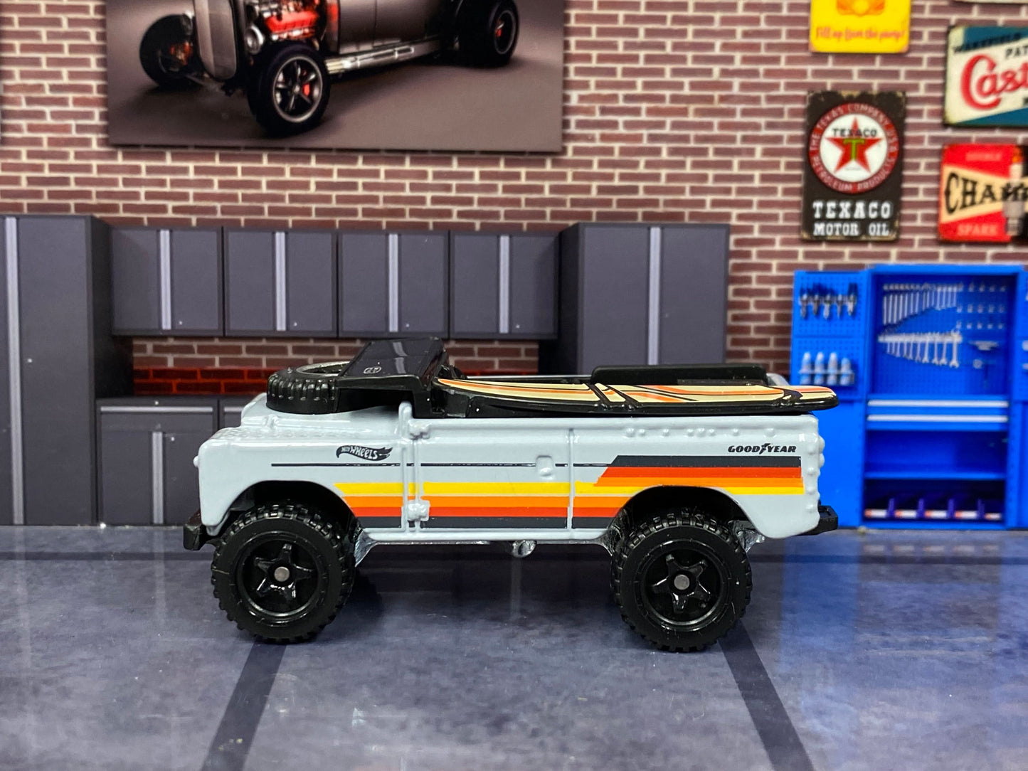 Loose Hot Wheels - Land Rover Series II - Gray
