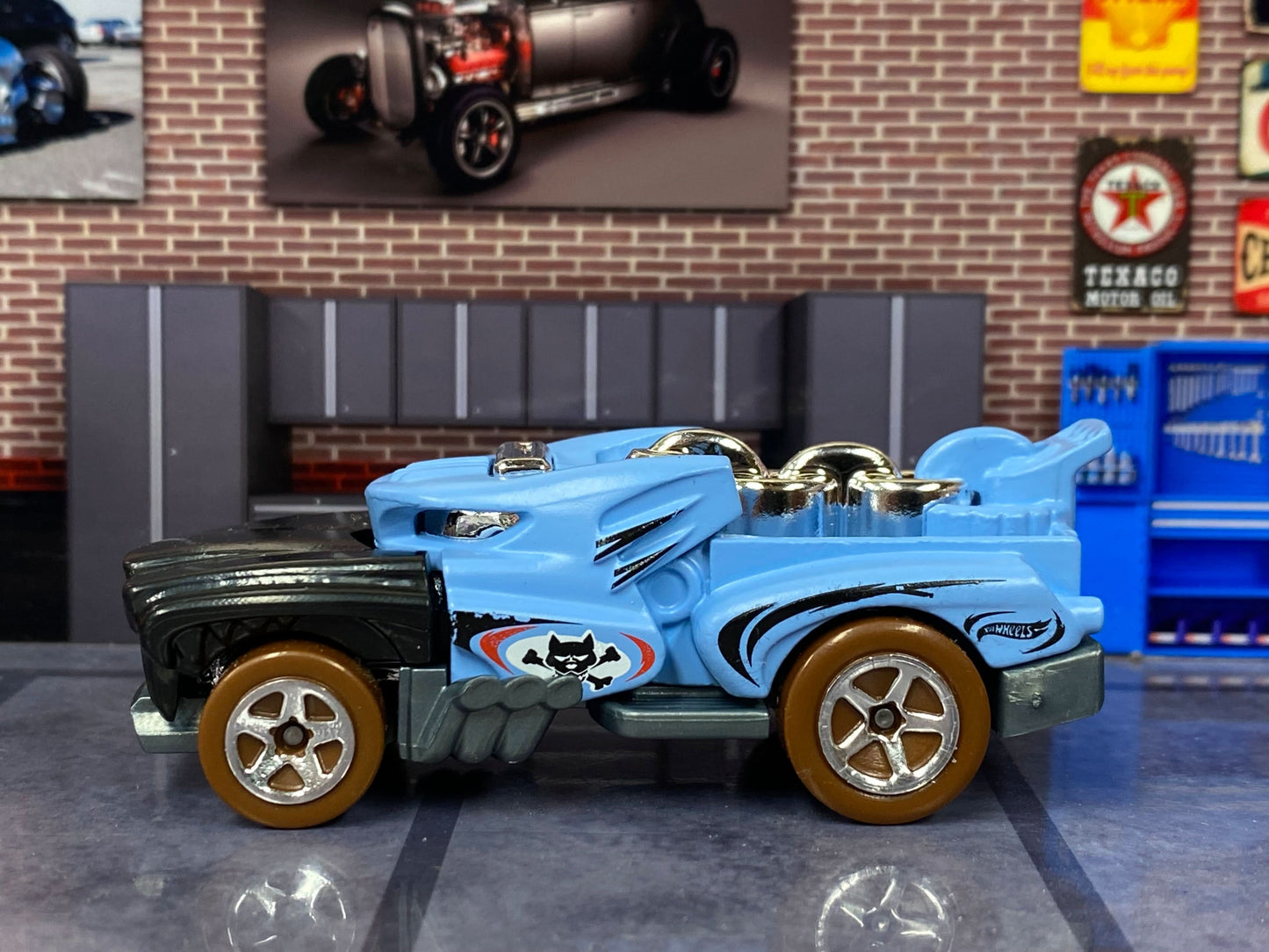 Loose Hot Wheels - Hot Weiler - Blue and Black