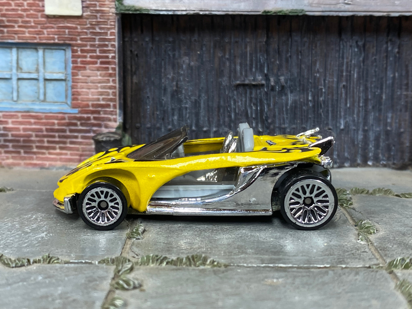 Loose Hot Wheels - Lotus Elise 340R - Yellow with Tribal Flames