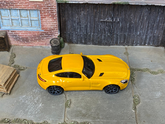 Loose Hot Wheels - Mercedes-Benz AMG GT - Yellow