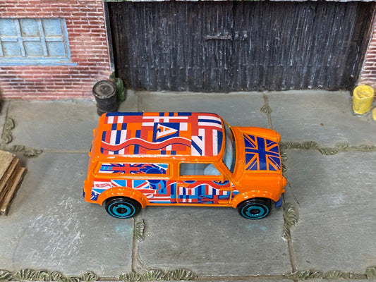 Loose Hot Wheels - 1967 Austin Mini Van - Orange