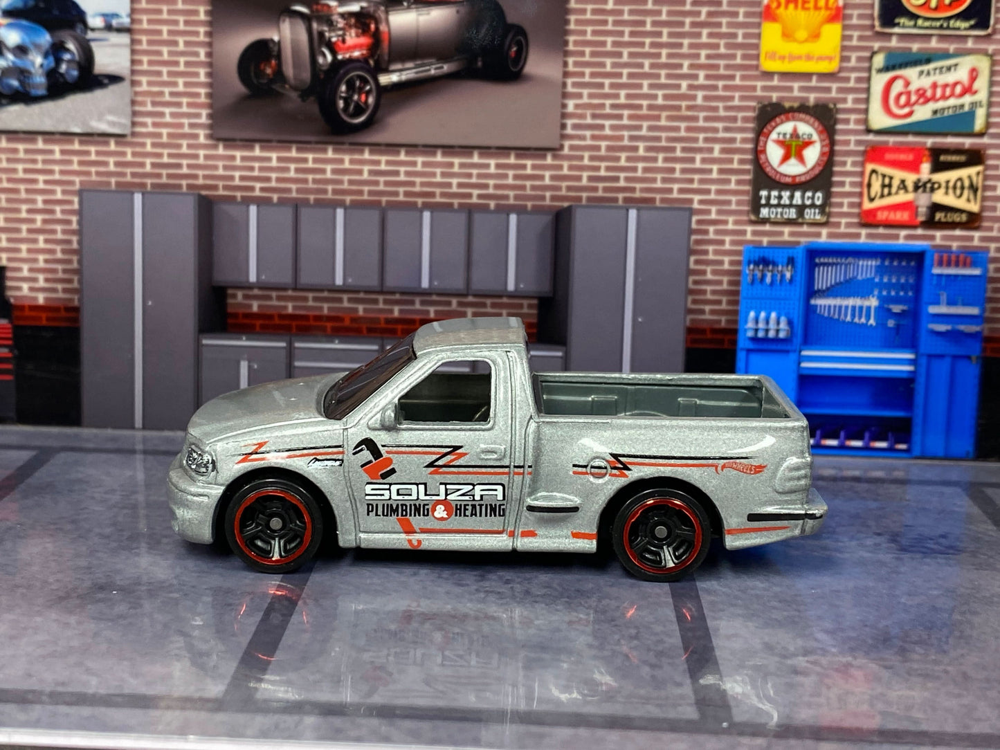 Loose Hot Wheels - Ford F150 SVT Lightning - Silver Souza Plumbing