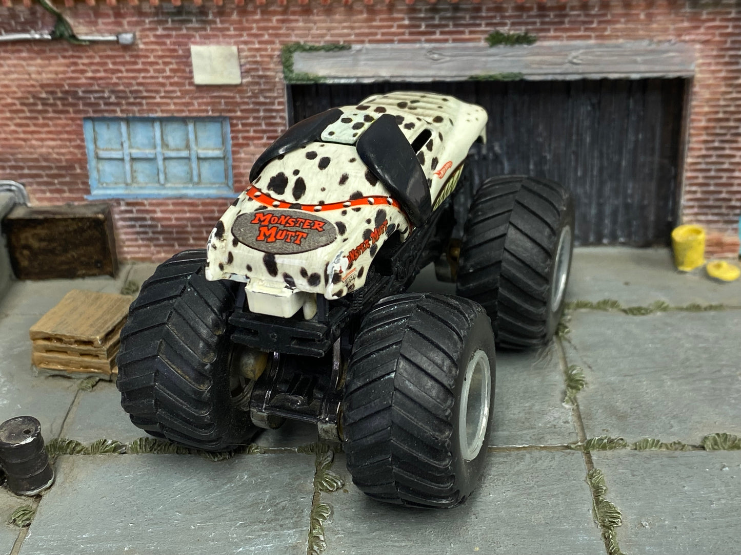 Loose Hot Wheels Monster Jam - Monster Truck - Monster Mut - White and Black