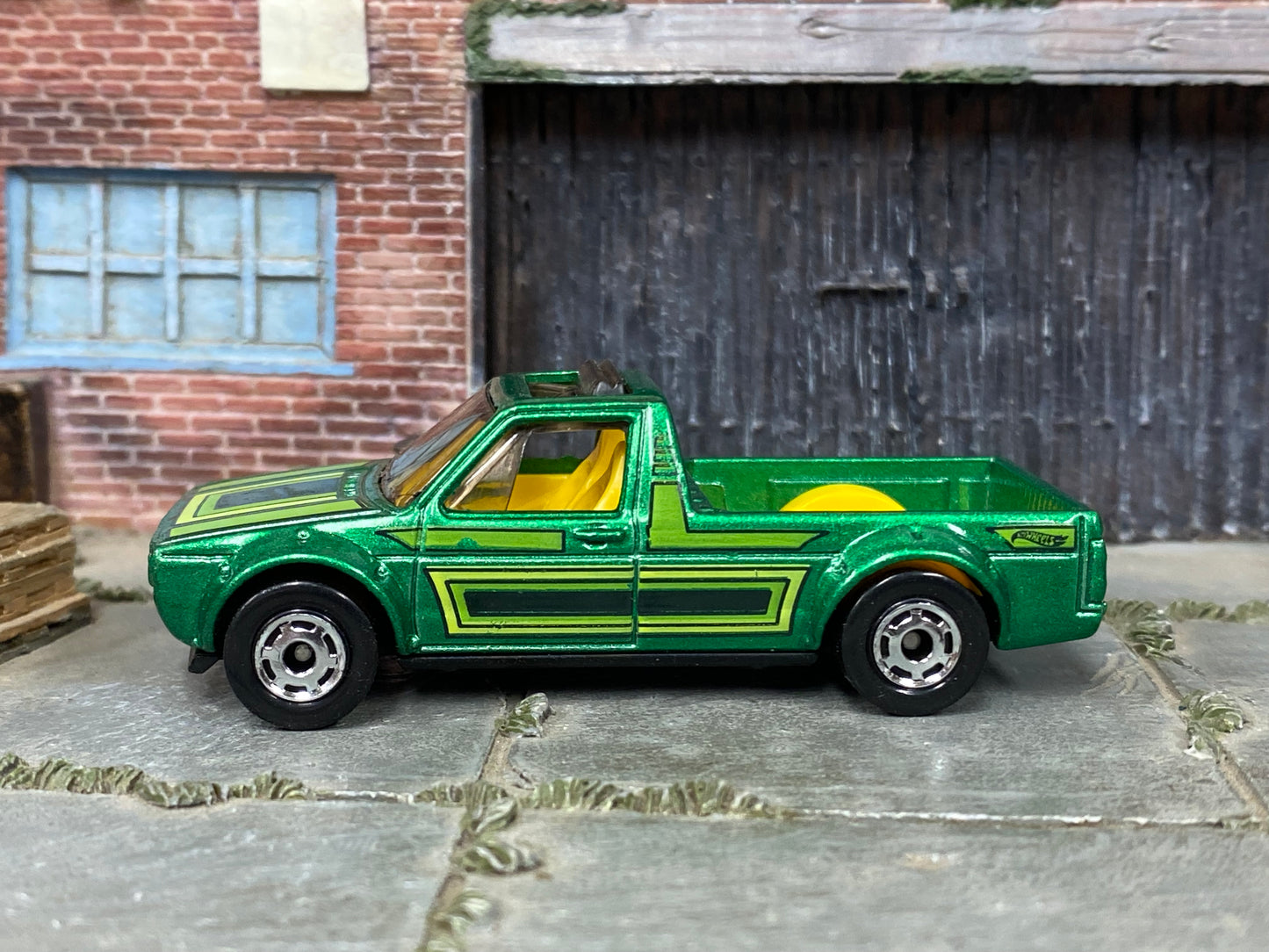 Loose Hot Wheels - VW Volkswagen Caddy Pick Up - Green and Black