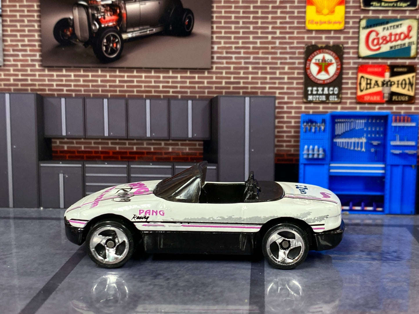 Loose Hot Wheels - Mazda MX-5 Miata - White and Pink Pang Racing