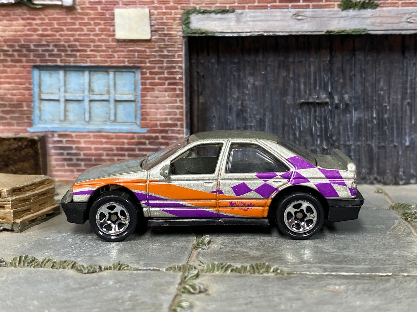 Loose Hot Wheels - Peugeot 405 - Silver, Purple and Orange