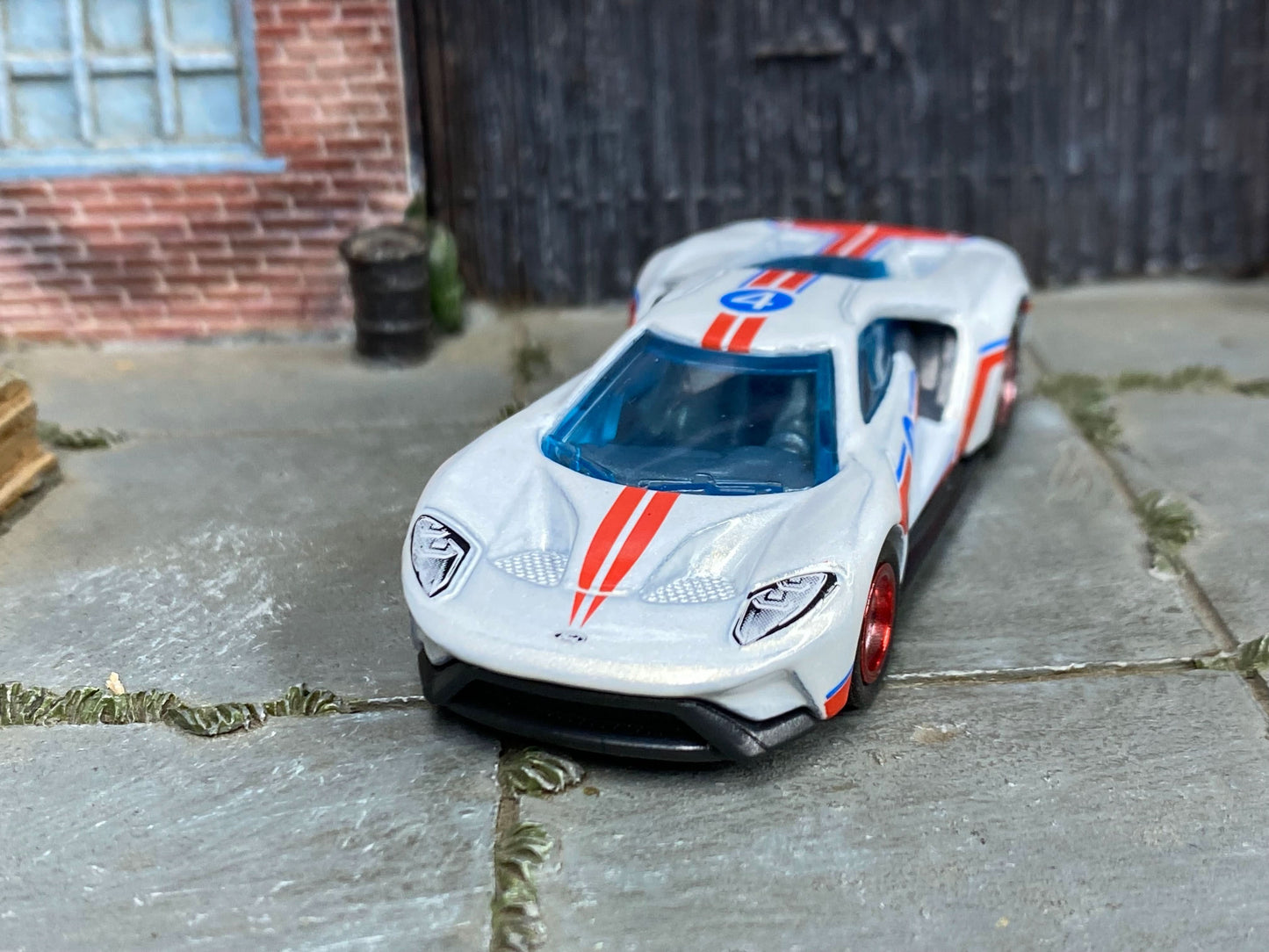 Custom Hot Wheels - 2017 Ford GT - White, Red and Blue - Chrome and Red 5 Spoke Wheels - Rubber Tires