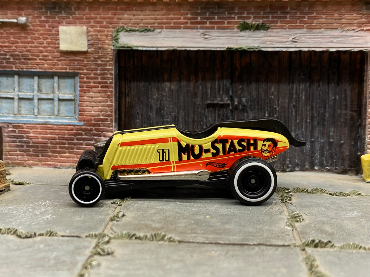 Loose Hot Wheels - Mo-Stash Hot Rod - Yellow