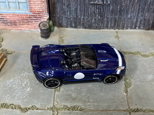 Loose Hot Wheels - 2015 Jaguare F-Type Project 7 - Blue and White