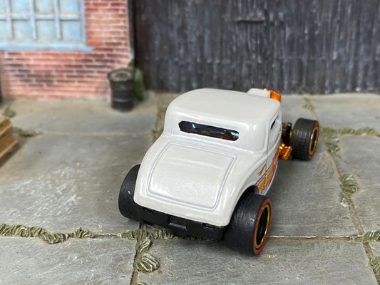 Custom Hot Wheels - 1932 Ford 3 Window - Pearl White 52 Years - Black and Gold Mag Wheels - Redline Rubber Tires