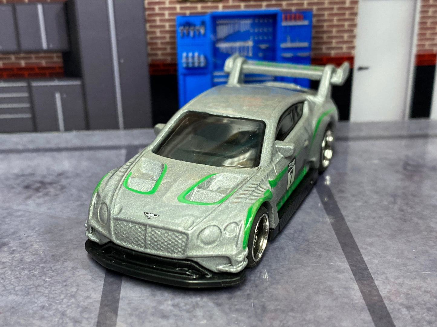Custom Hot Wheels - 2018 Bentley Continental GT3 - Gray and Green 7 - Black and Chrome 6 Spoke Wheels - Rubber Tires