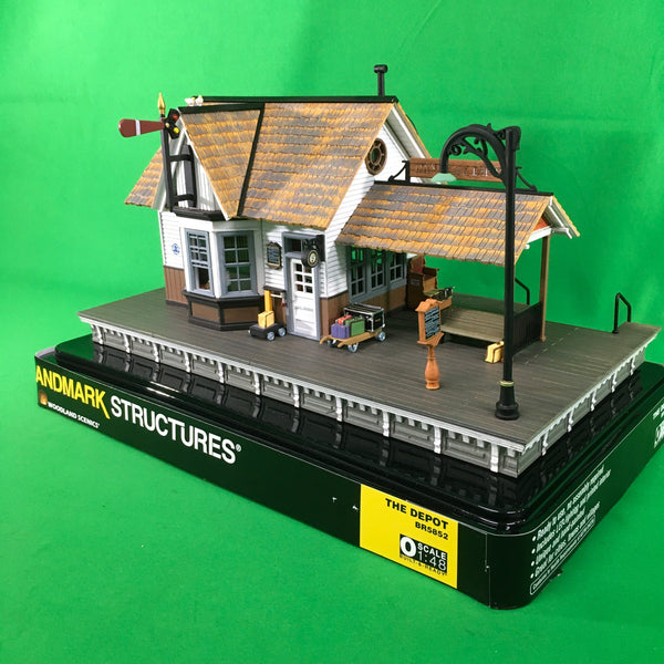 Woodland Scenics BR5852 O Scale The Depot – Built & Ready