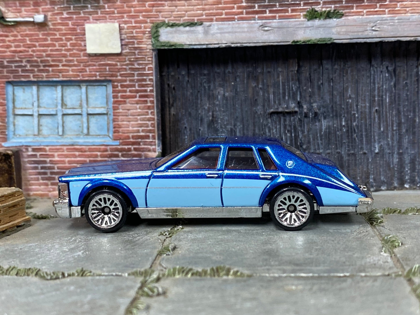 Loose Hot Wheels - Cadillac Seville - Blue