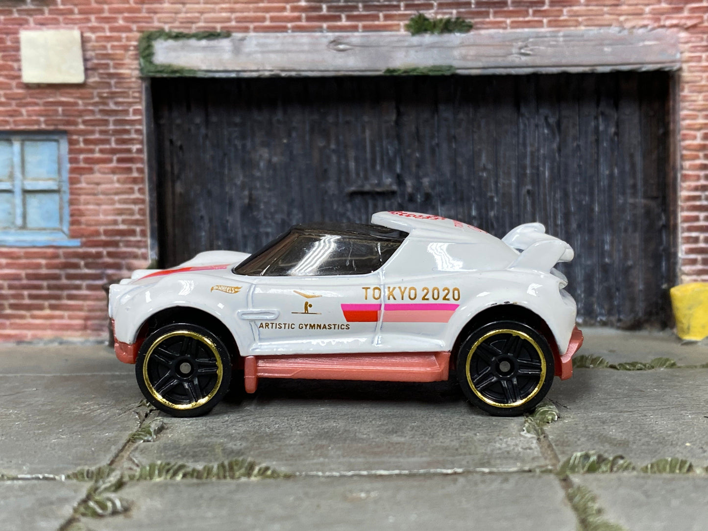 Loose Hot Wheels - Hi-Beam - White and Pink Tokyo 2020 Olympics