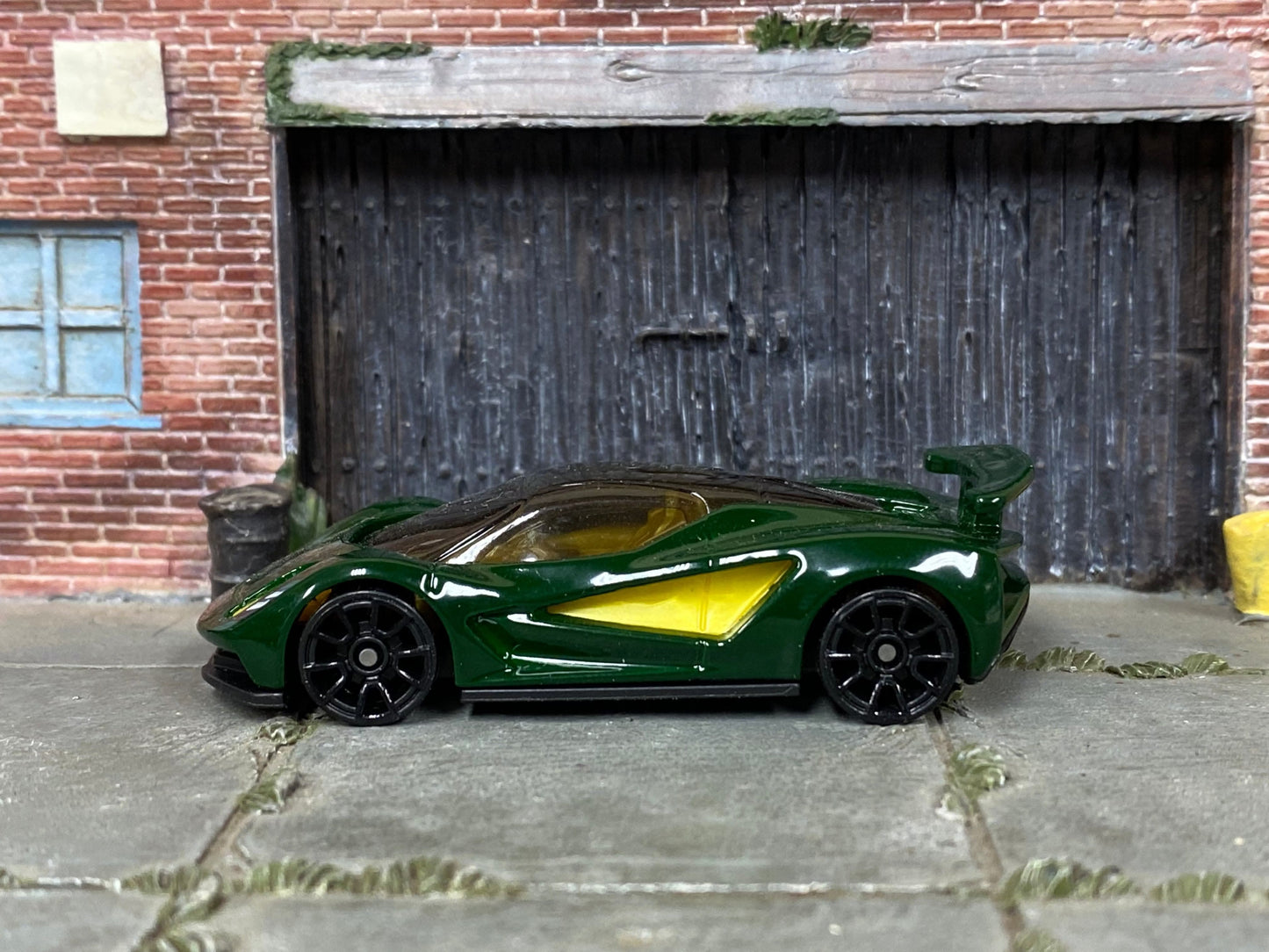 Loose Hot Wheels - Lotus Evija - Green and Yellow