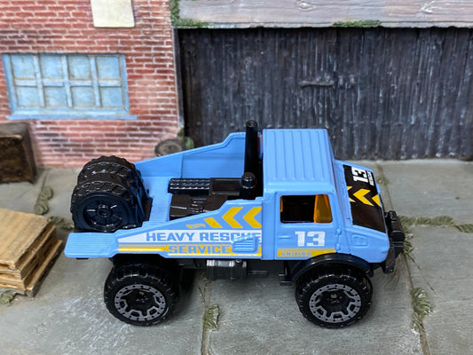 Loose Hot Wheels - Mercedes-Benz Unimog 1300 Off Road 4x4 - Blue Heavy Rescue Service