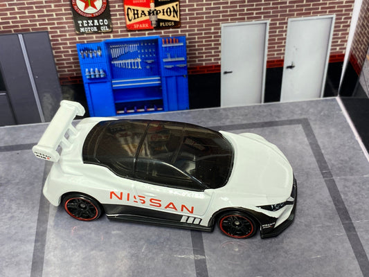 Loose Hot Wheels - Nissan Leaf Nismo RC02 - White and Black