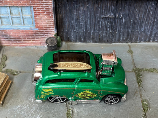 Loose Hot Wheels - Surf'n Turf Surf Wagon - Dark Green