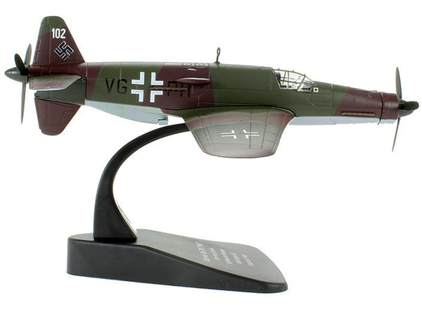 Oxford Diecast Dornier Do 335 Pfeil captured 1945 Smithsonian 1:72 model airplane, view 1