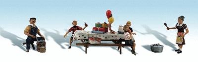 Woodland Scenics A1935 Backyard Birthday - HO Scale - product image