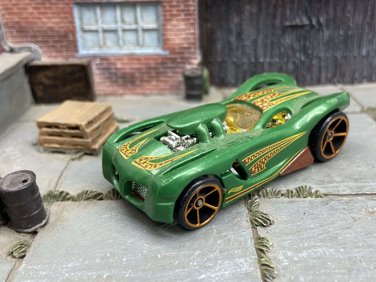 2018 Hot Wheels 16 Angels Pearl Green Yellow And Brown White Scallops On Top And Sides - $2 BARGAIN BIN!