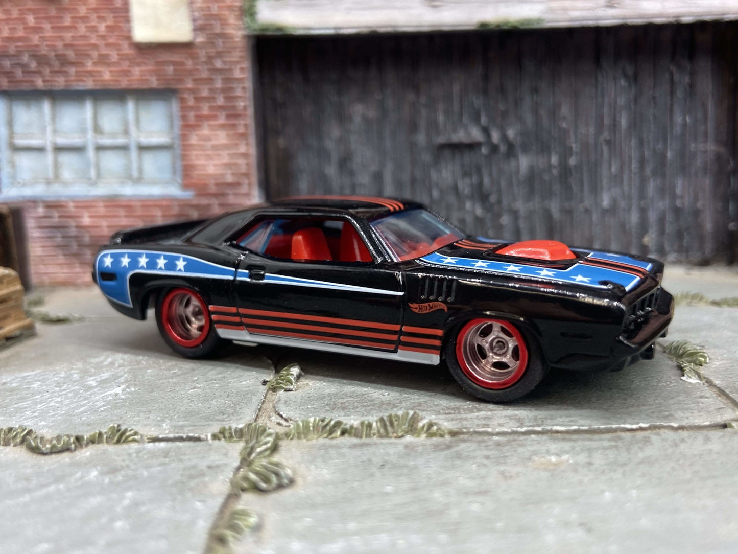 Custom Hot Wheels 1971 Plymouth HEMI Cuda Red - White And Blue! With Chrome and Red 5 Spoke Race Wheels With Rubber Tires